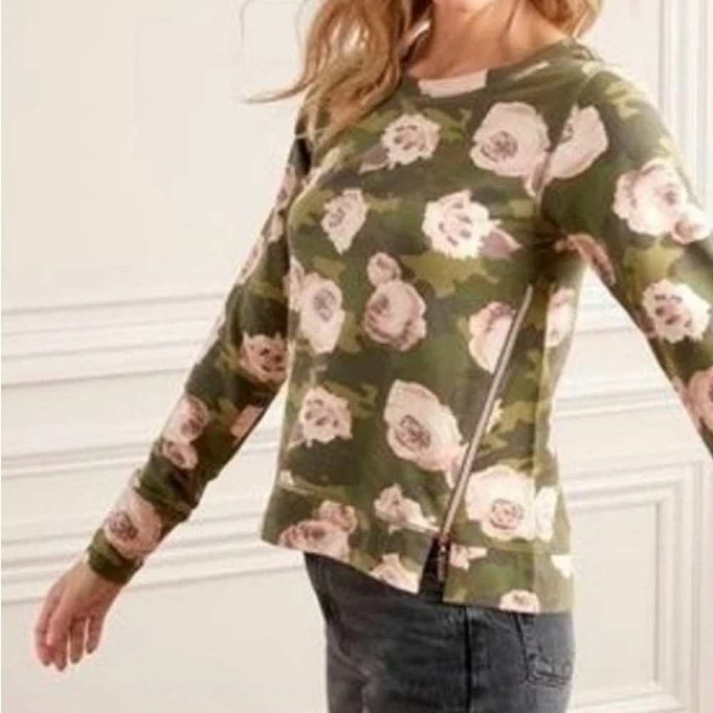 Stella & Dot Crush It Floral Camouflage Sweater